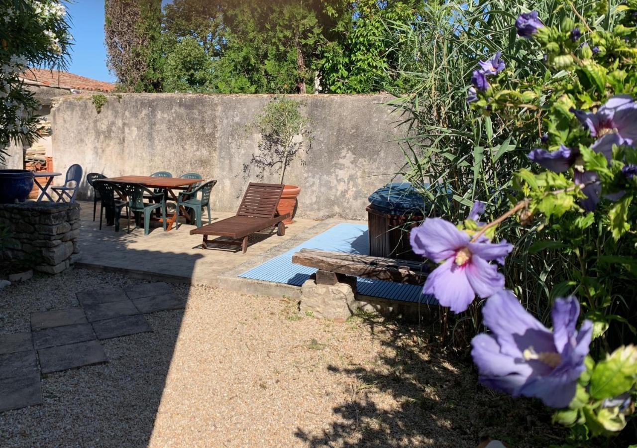 Maison De Pays Au Centre Du Village Saint-Martin-de-Re ภายนอก รูปภาพ